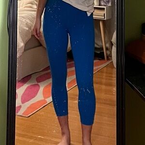 Lululemon cobalt blue cropped leggings
Fast and free cropped leggings